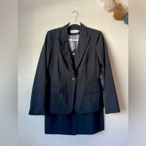 Calvin Klein Womens Black 2pc Skirt Suit with One Button Blazer size 8